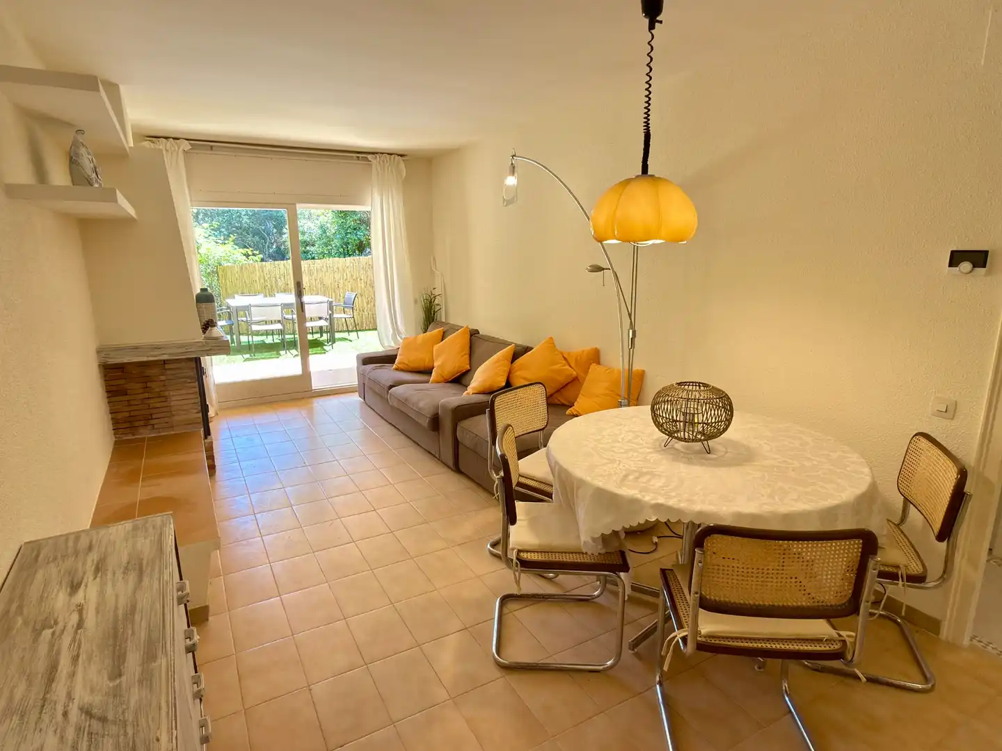 Wohnzimmer von Wohnungen zur Miete in Palafrugell mit Heizung, Privatgarten und Möbliert