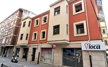 Vista exterior de Pis en venda en Medina del Campo amb Calefacció, Parquet i Moblat