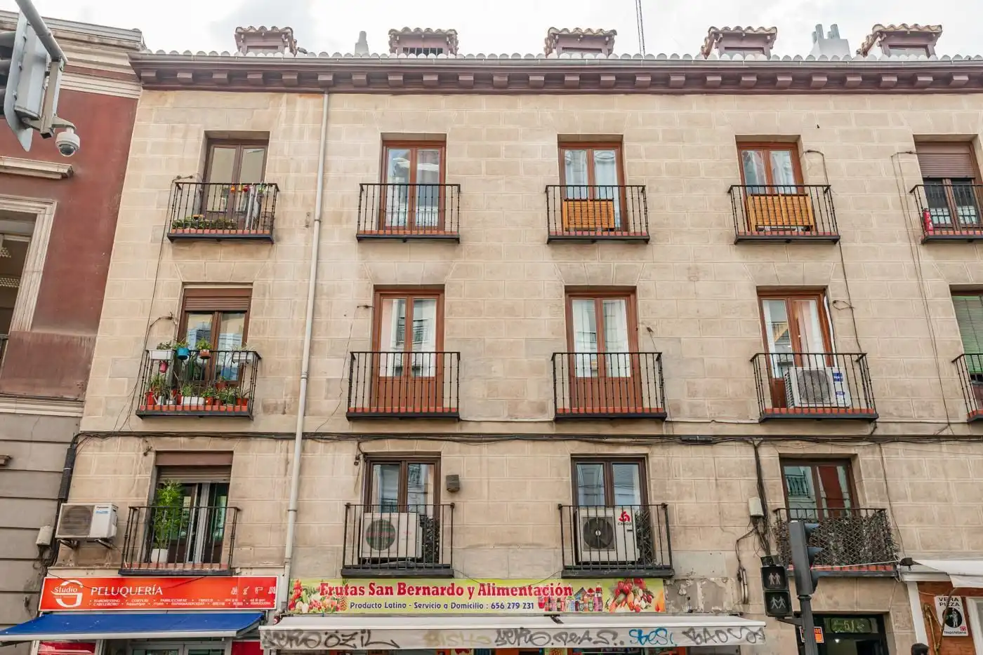 Außenansicht von Wohnung zum Verkauf in Madrid mit Klimaanlage und Heizung