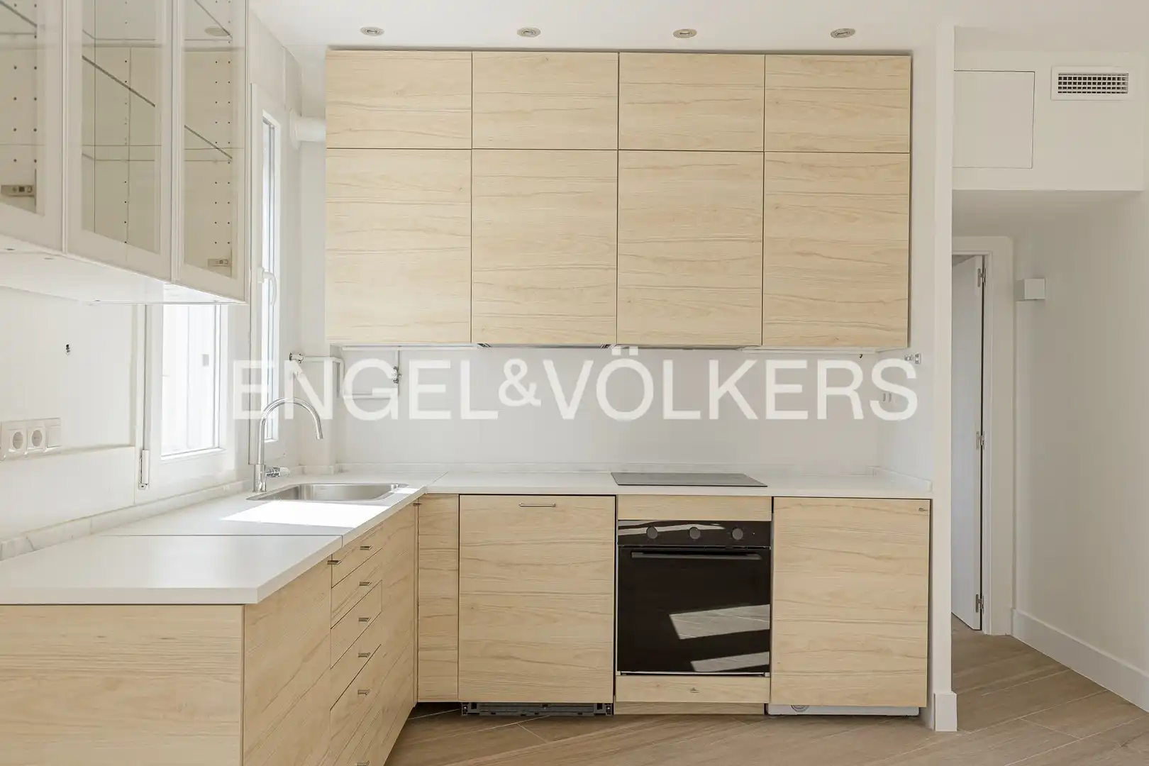 Kitchen of Flat for rent in Madrid  with Air Conditioner and Heating