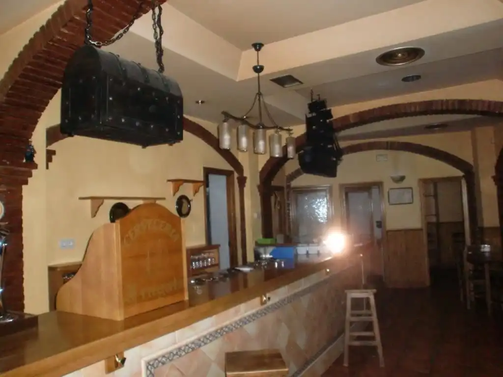Local comercial en venda a Calle San Jerónimo Hermosilla, imagen 2