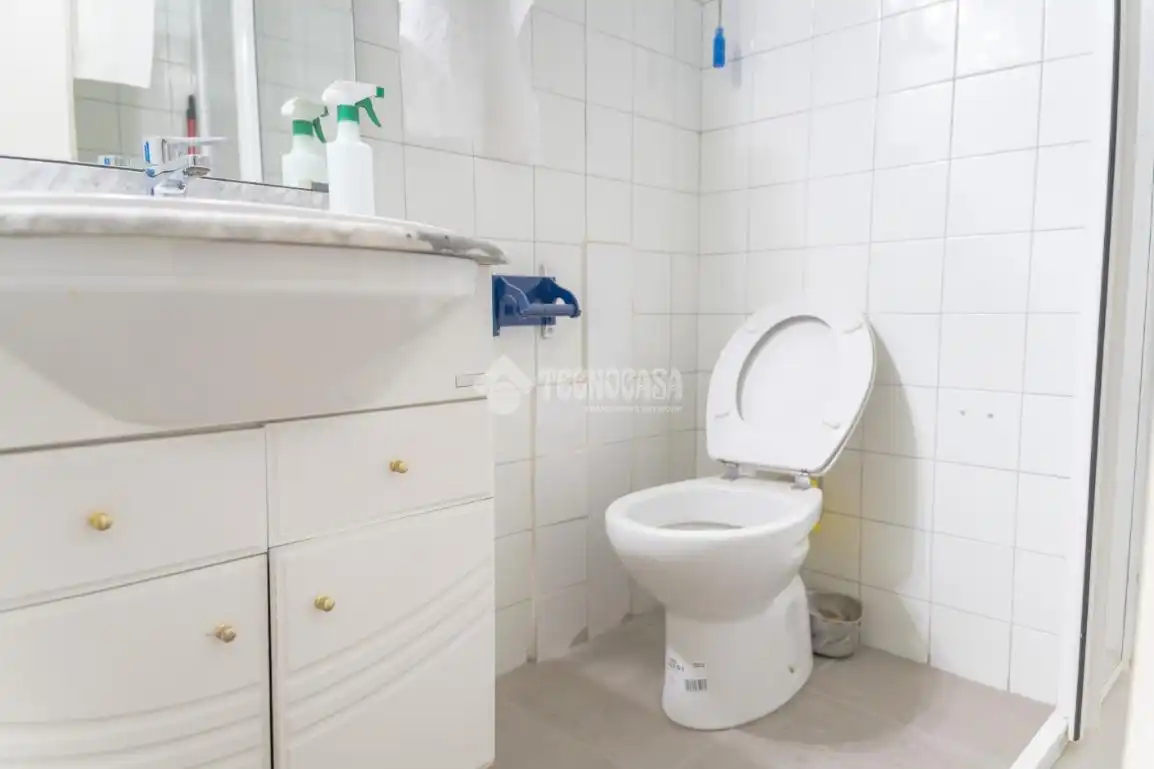 Baño de Piso en venta en Madrid con Calefacción y Terraza