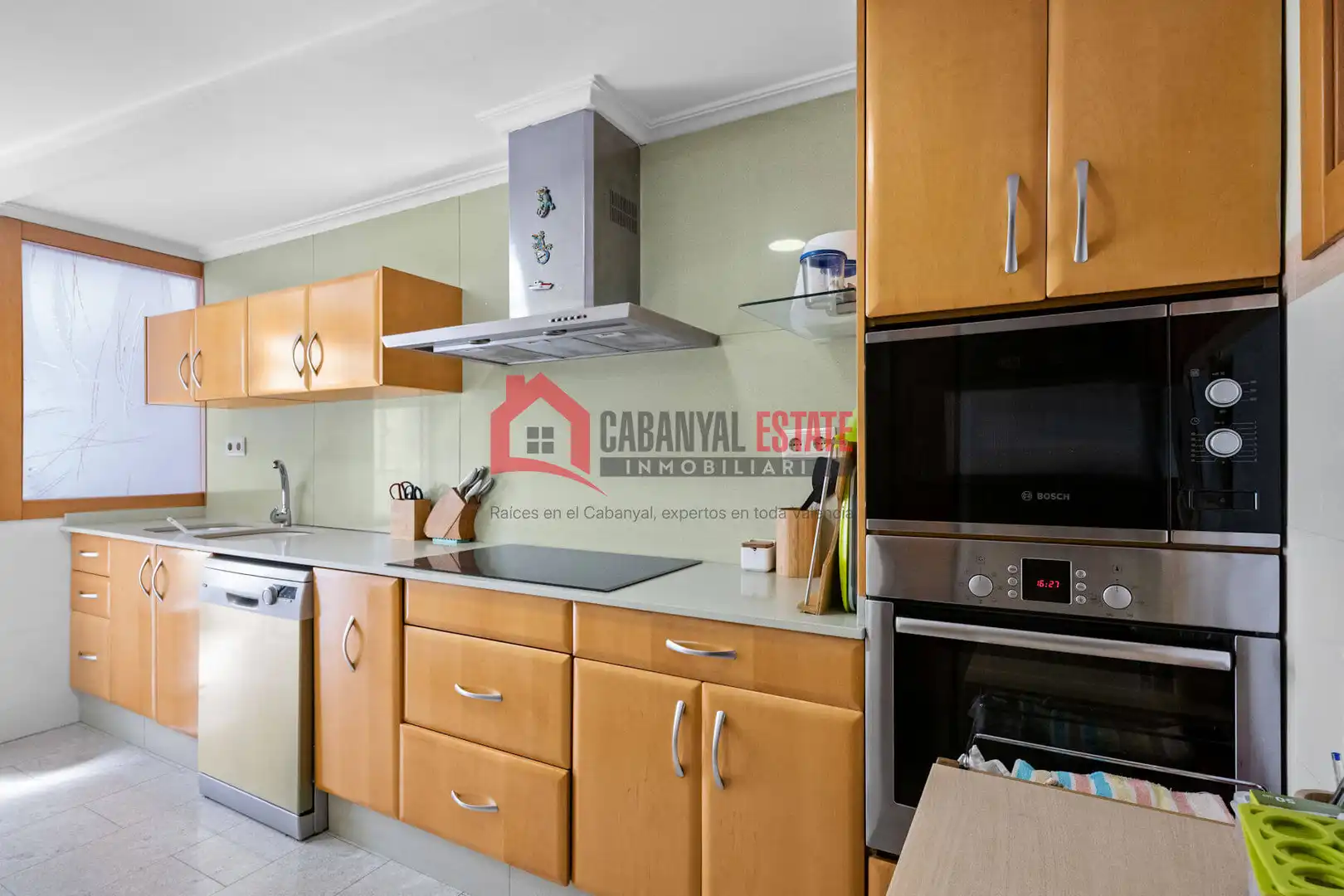 Cuina de Apartament en venda en Valencia amb Aire condicionat i Balcó