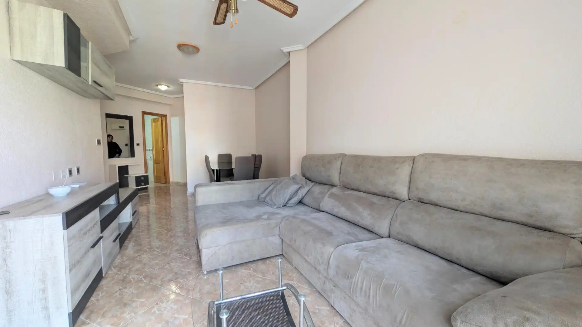 Sala de estar de Piso de alquiler en Torrevieja con Terraza, Amueblado y Balcón