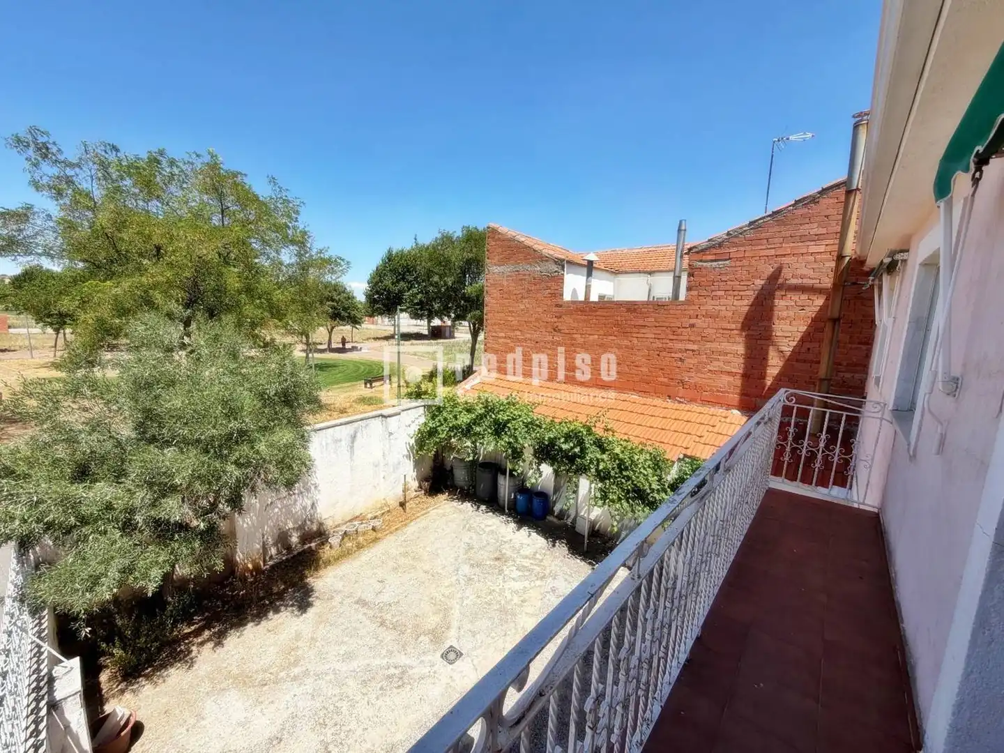 Vista exterior de Casa o chalet en venta en Marchamalo con Calefacción, Terraza y Trastero