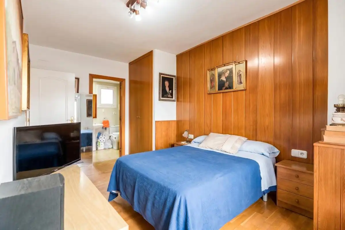 Habitación de Dúplex en venta en Sant Joan Despí con Aire acondicionado y Calefacción