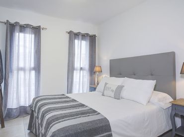 Apartament amb piscina de lloguer a Avenida Juan Carlos I 19