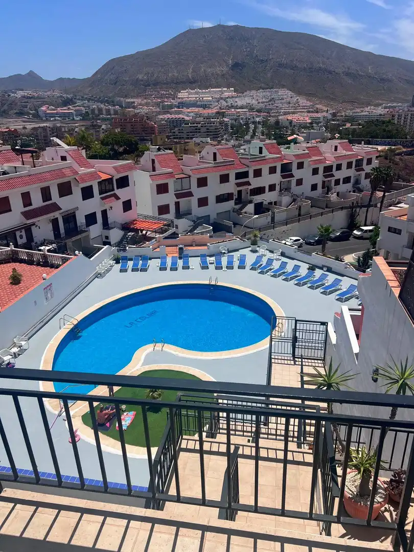 Piscina de Apartamento en venta en Arona con Terraza, Amueblado y Piscina comunitaria