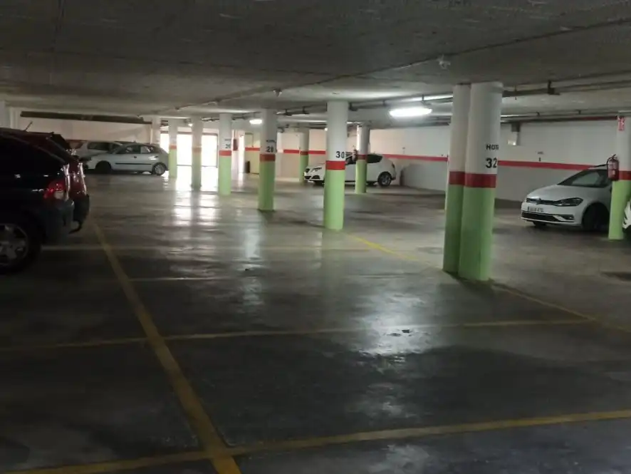 Parking of Garage for rent in Bormujos  with Alarm