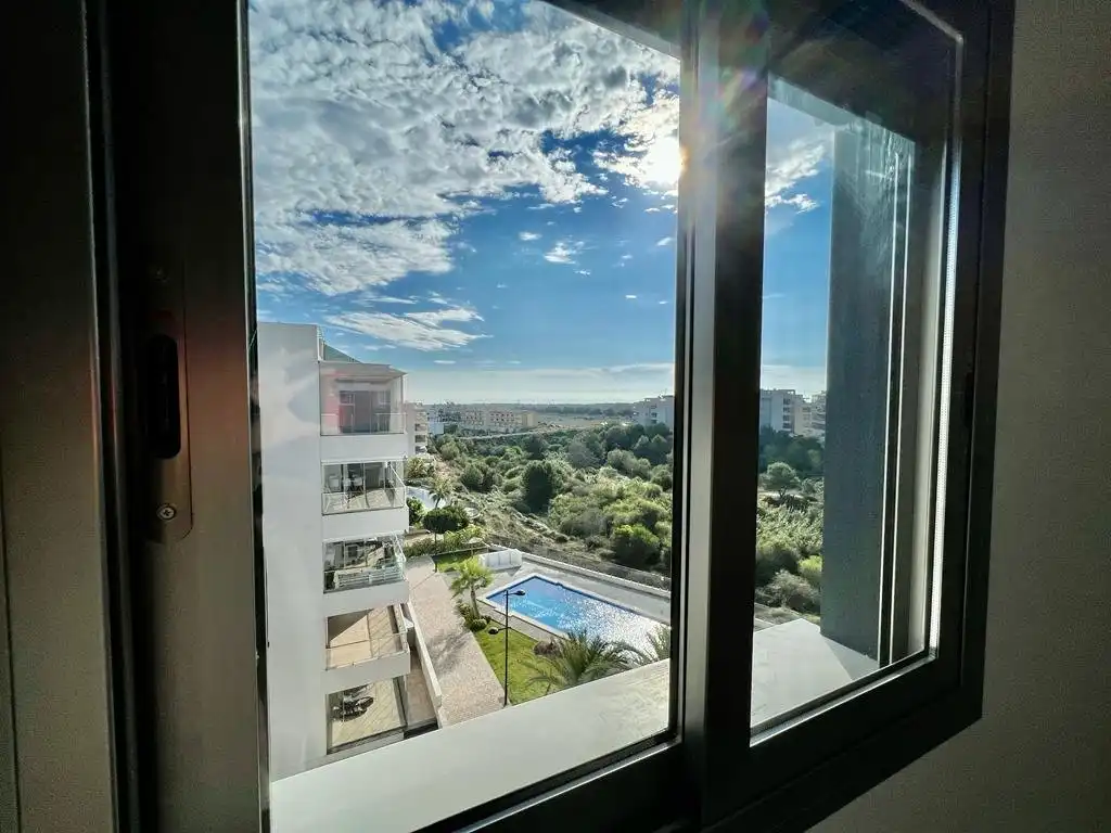 Habitación de Ático en venta en Orihuela con Calefacción, Terraza y Trastero