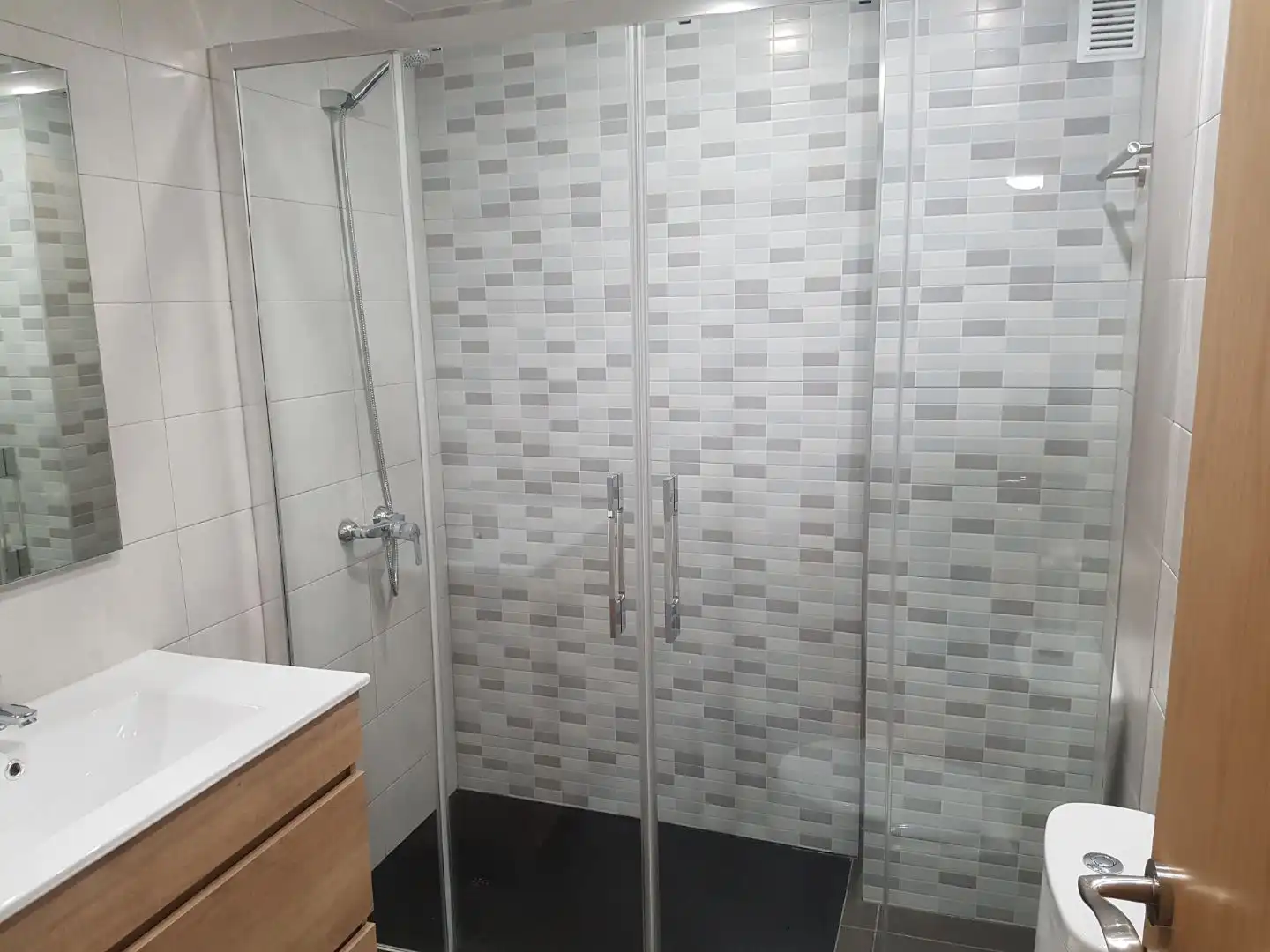 Badezimmer von Wohnung zur Miete in León Capital  mit Heizung, Parkett und Terrasse