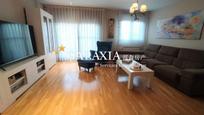 Living room of Single-family semi-detached for sale in Parla  with Air Conditioner and Terrace