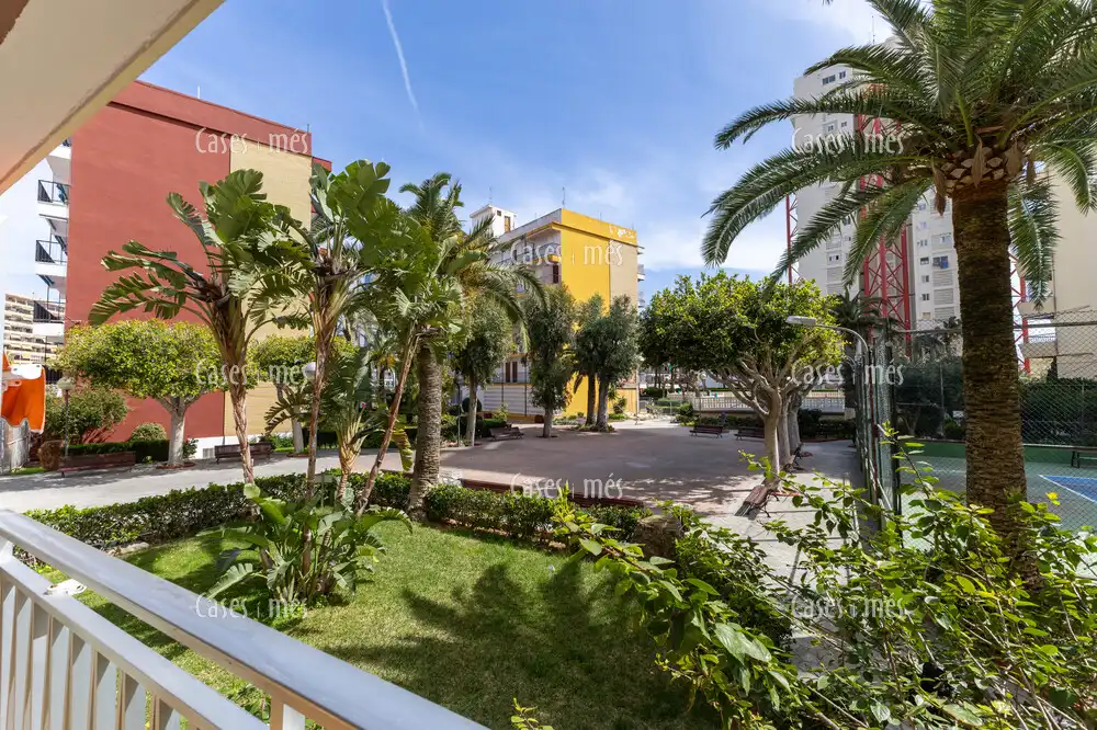 Vista exterior de Apartamento en venta en La Pobla de Farnals con Terraza, Amueblado y Piscina comunitaria