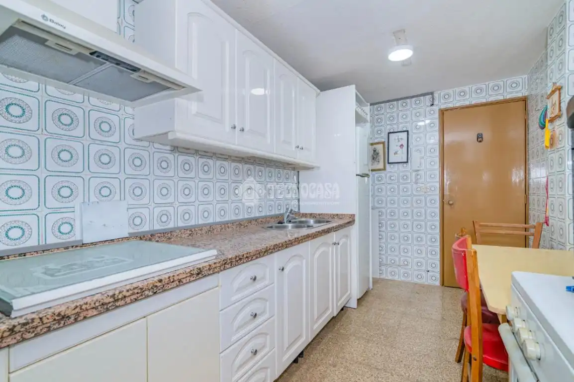 Cocina de Piso en venta en Lucena con Aire acondicionado y Amueblado