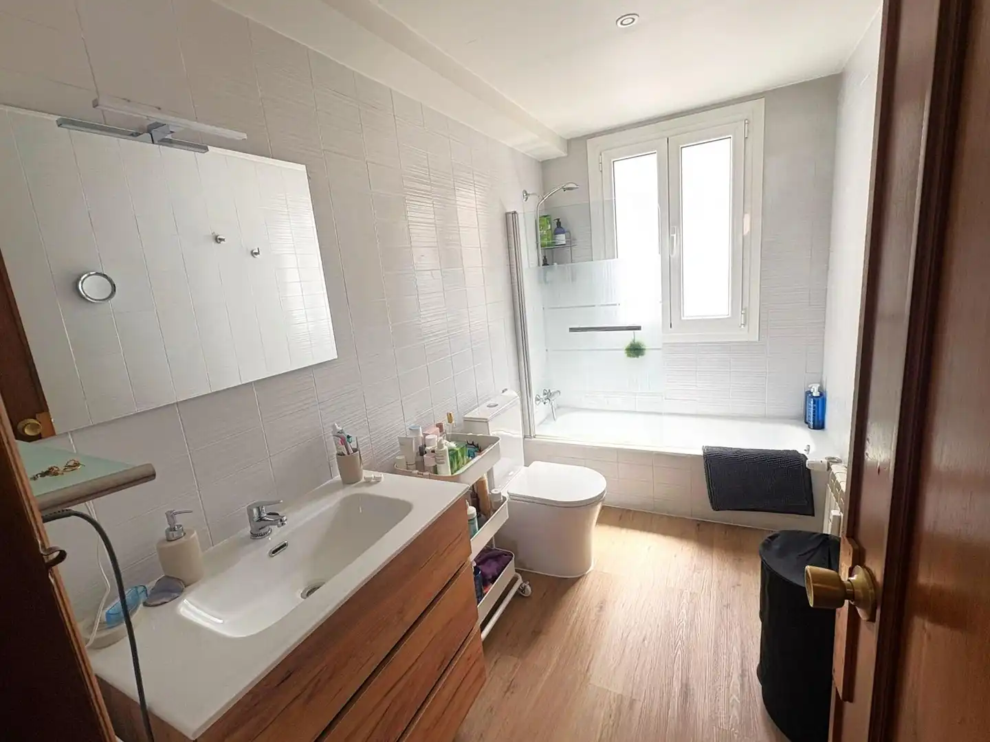 Bathroom of Flat for rent in Oviedo   with Heating and Furnished