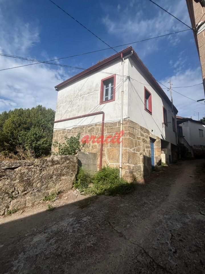 Vista exterior de Casa o xalet en venda en Ourense Capital  amb Calefacció, Jardí privat i Traster