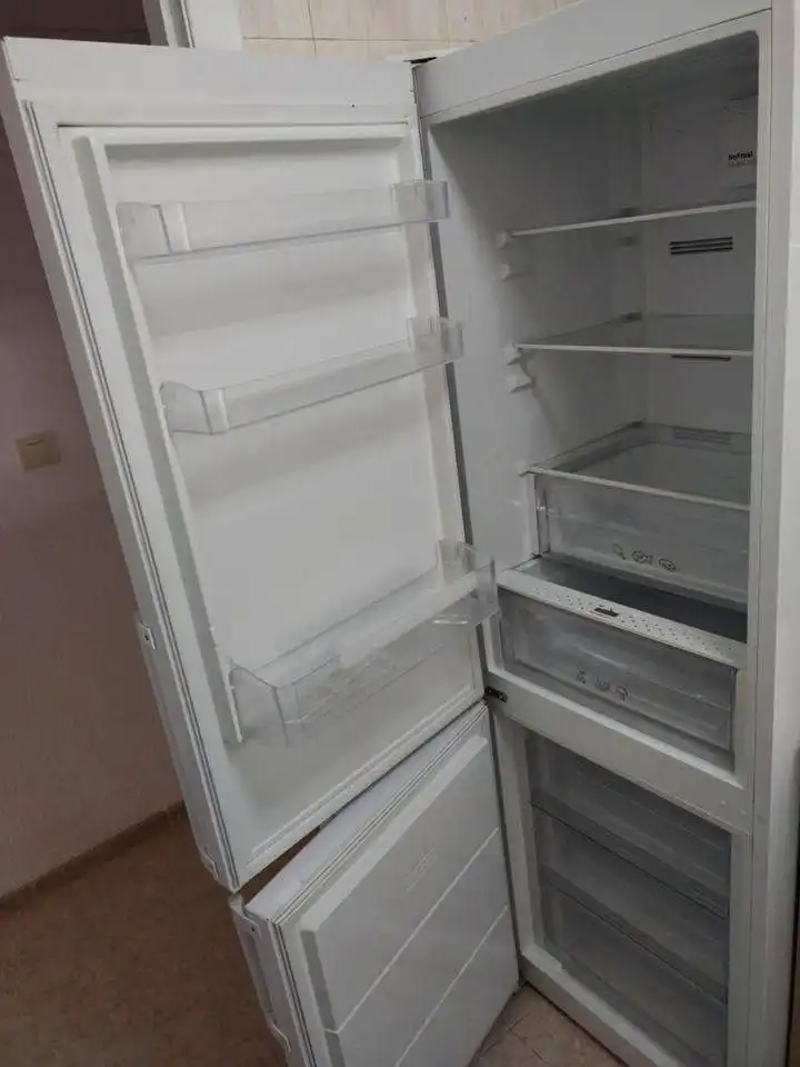 Cuina de Pis de lloguer en Granada amb Aire condicionat i Moblat