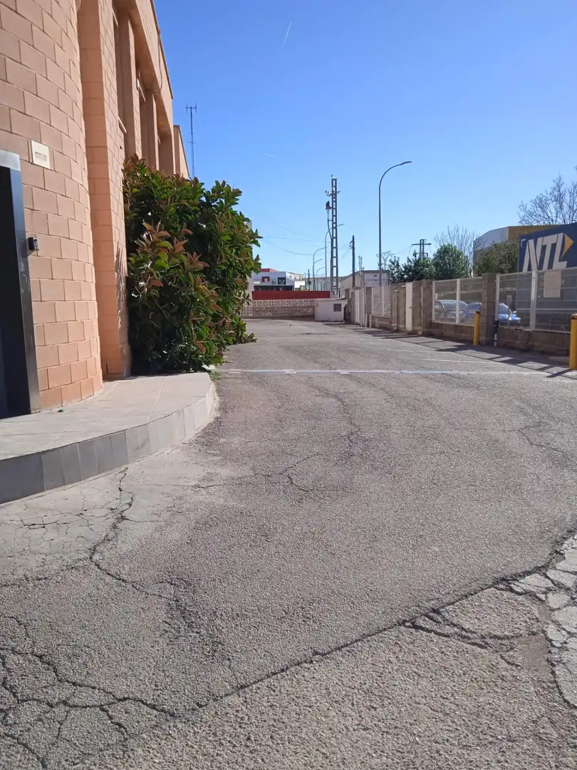 Industrial building to rent in Fuente del Jarro, imagen 28