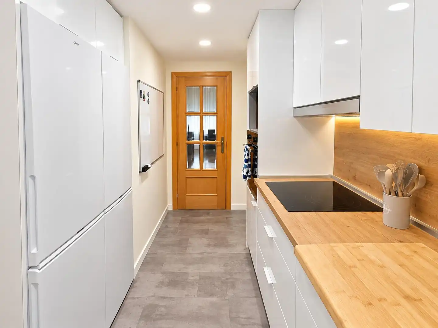 Cocina de Piso de alquiler en Málaga con Terraza, Amueblado y Piscina comunitaria