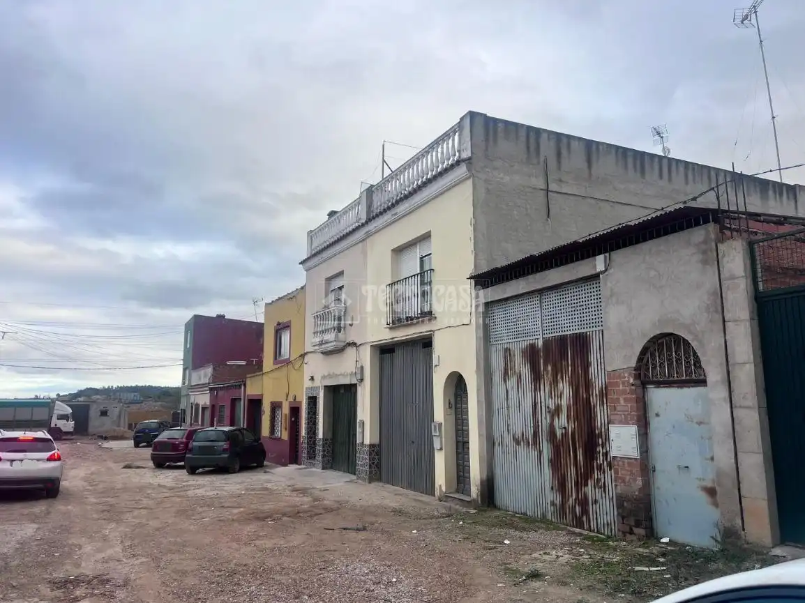 Vista exterior de Casa adosada en venta en Badajoz