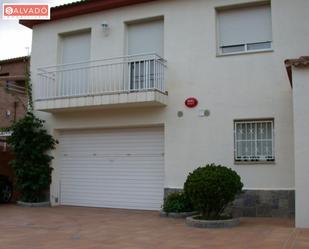 Exterior view of House or chalet for sale in El Vendrell  with Heating and Alarm