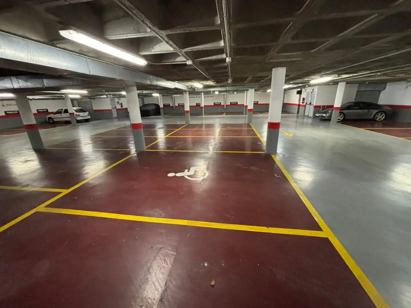 Parkplatz von Garage zur Miete in Zaragoza