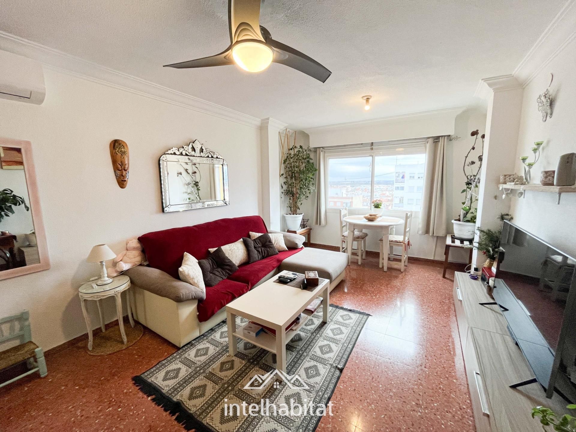 Flat for sale in  REIS CATÒLICS