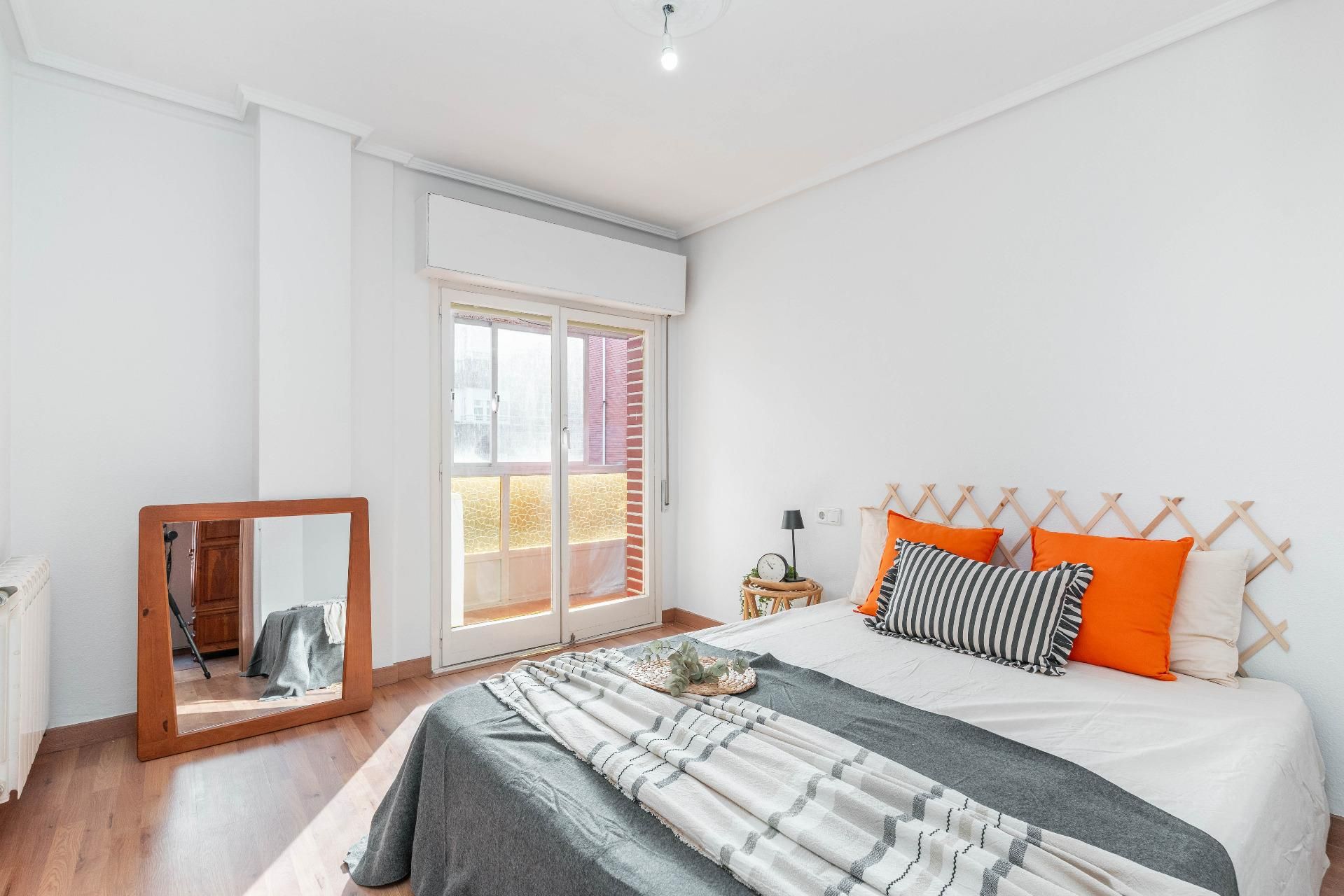 Bedroom of Flat for sale in Gijón   with Heating, Terrace and Storage room