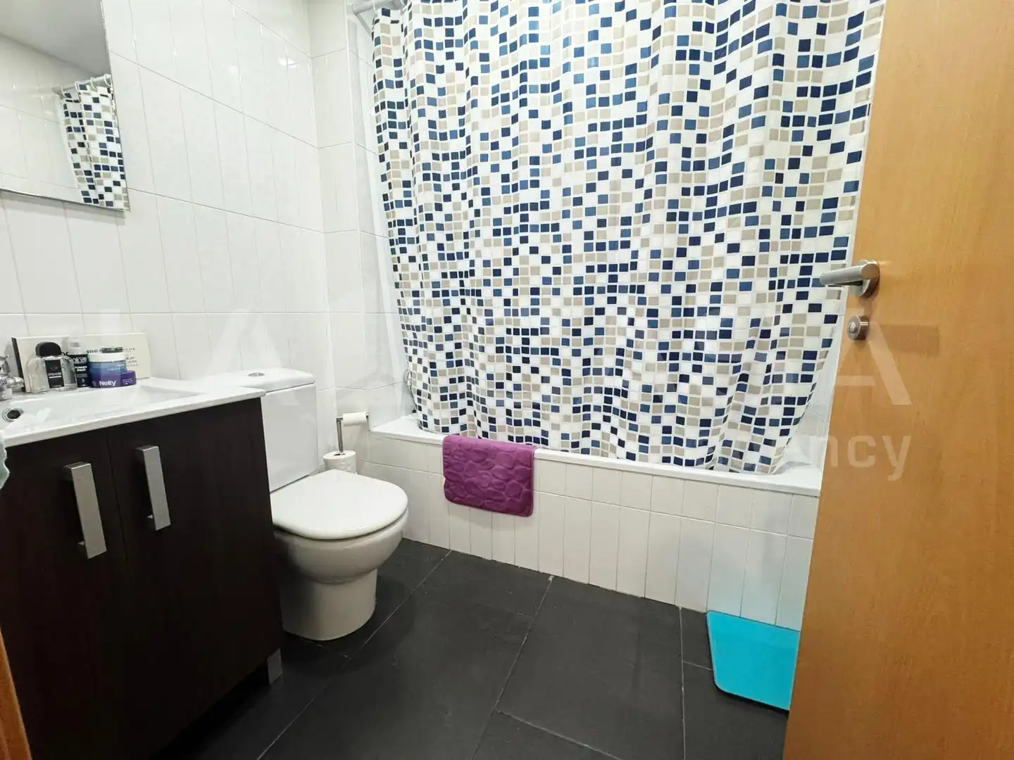 Baño de Piso en venta en Granollers con Aire acondicionado, Parquet y Balcón