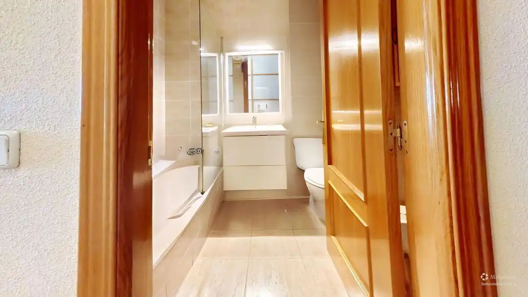 Badezimmer von Wohnung zur Miete in  Madrid Capital