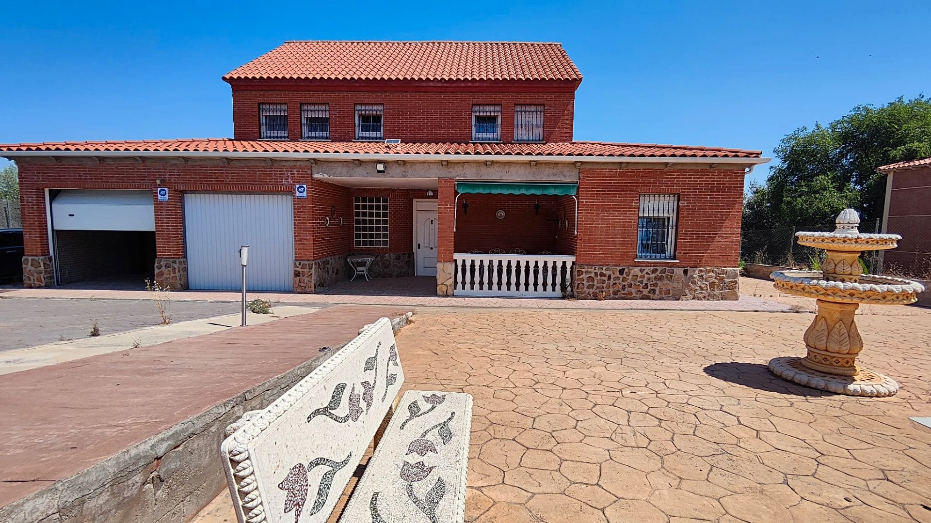 Exterior view of House or chalet for sale in Barajas de Melo  with Heating, Private garden and Terrace