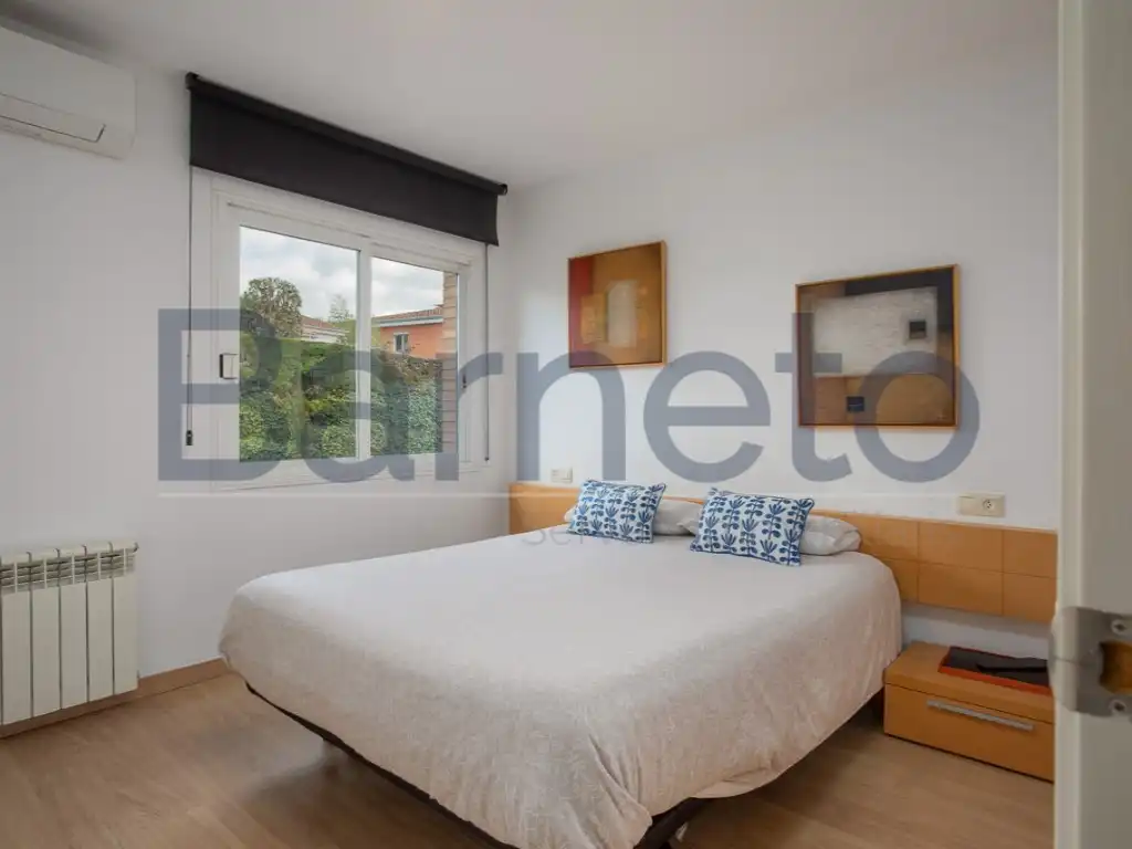 Bedroom of Houses for sale in Girona  with Air Conditioner