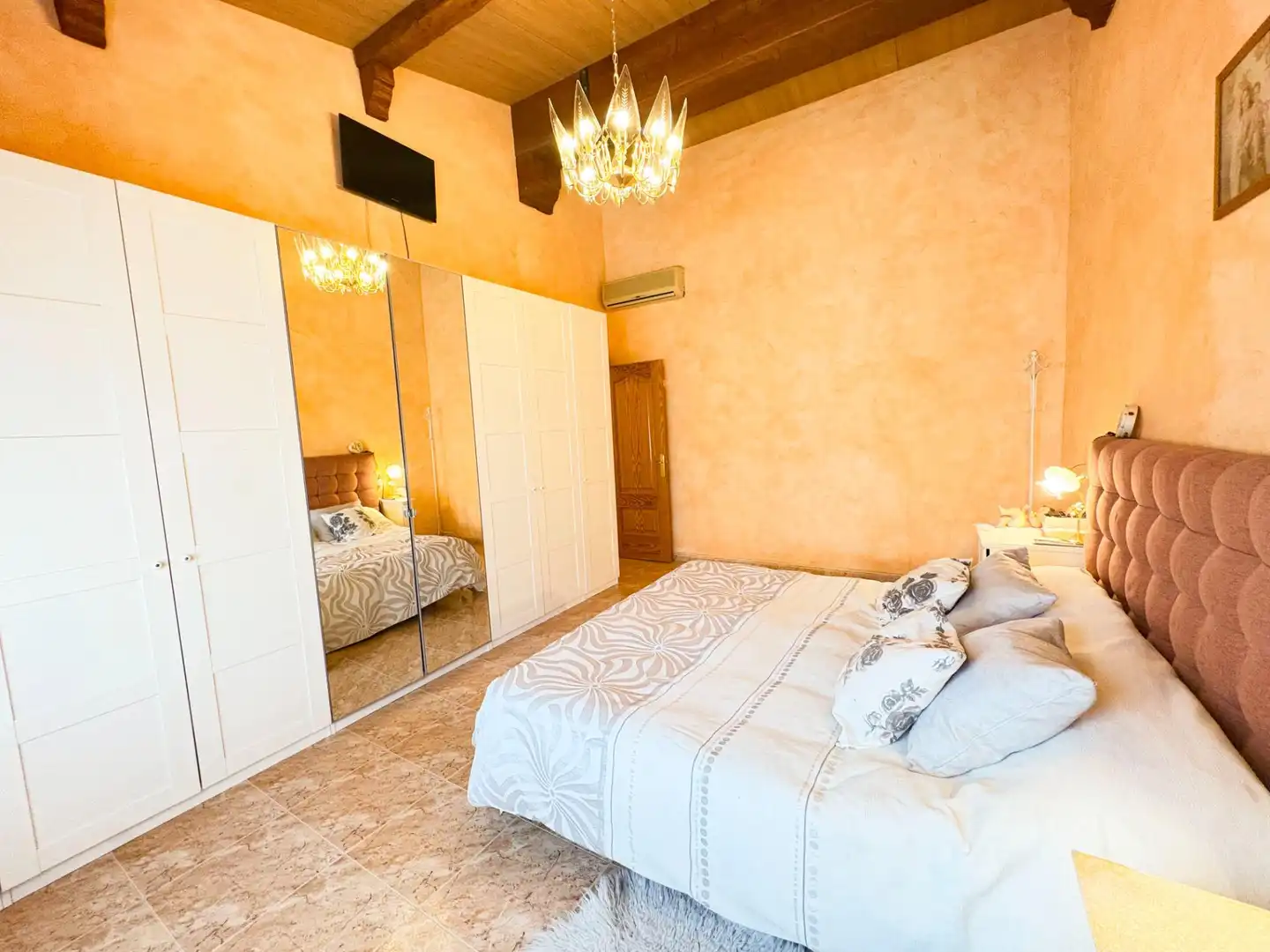 Schlafzimmer von Einfamilien-Reihenhaus zum Verkauf in San Isidro mit Klimaanlage, Privatgarten und Terrasse