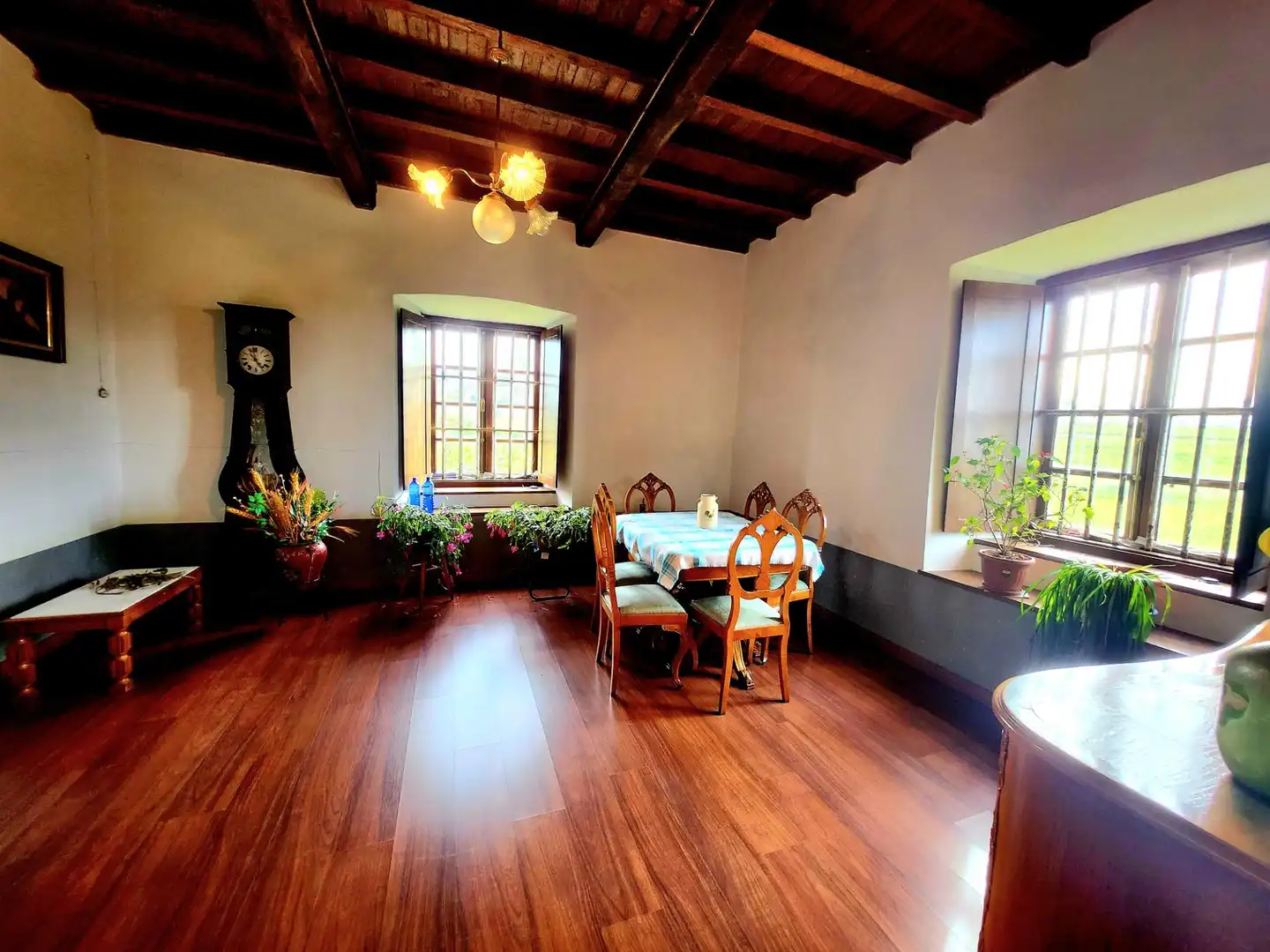 Esszimmer von Country house zum Verkauf in Coaña mit Privatgarten, Abstellraum und Balkon