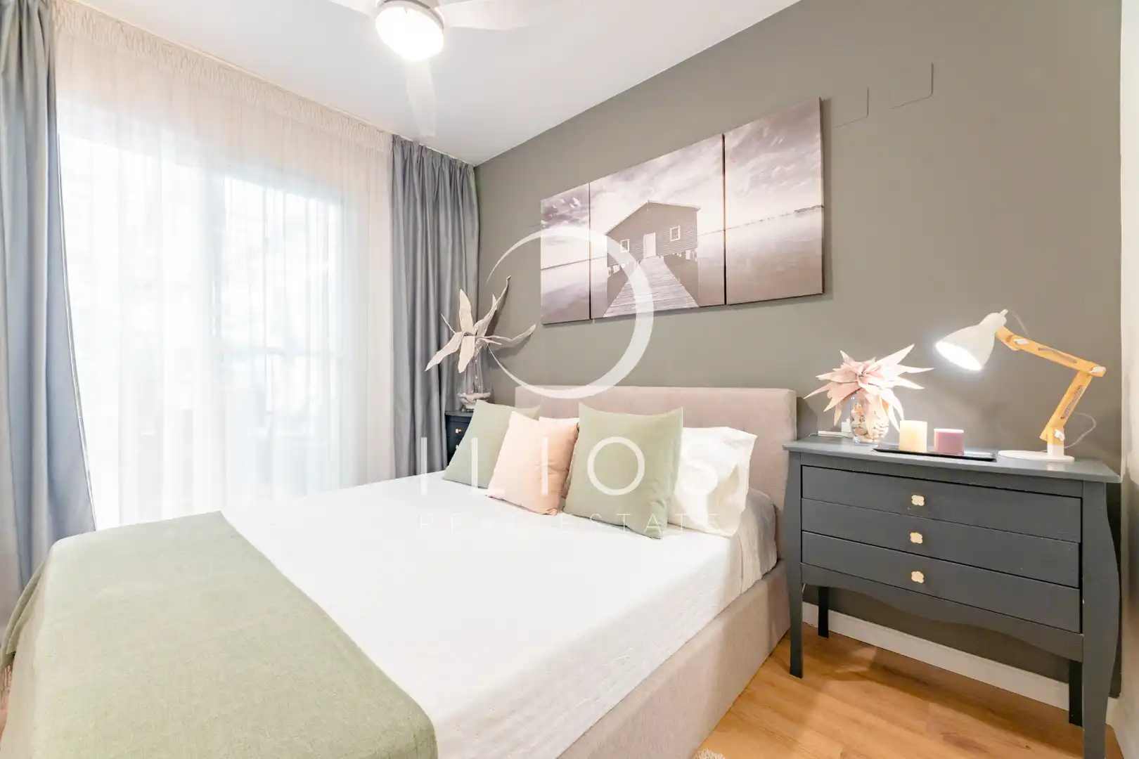 Schlafzimmer von Wohnung zum Verkauf in Chiva mit Klimaanlage, Parkett und Terrasse