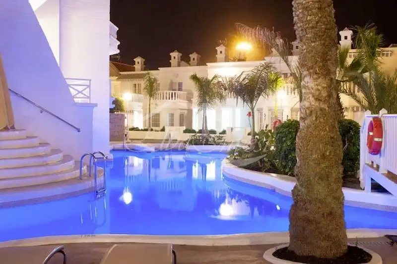 Piscina de Casa adosada en venda en Adeje amb Aire condicionat, Jardí privat i Terrassa