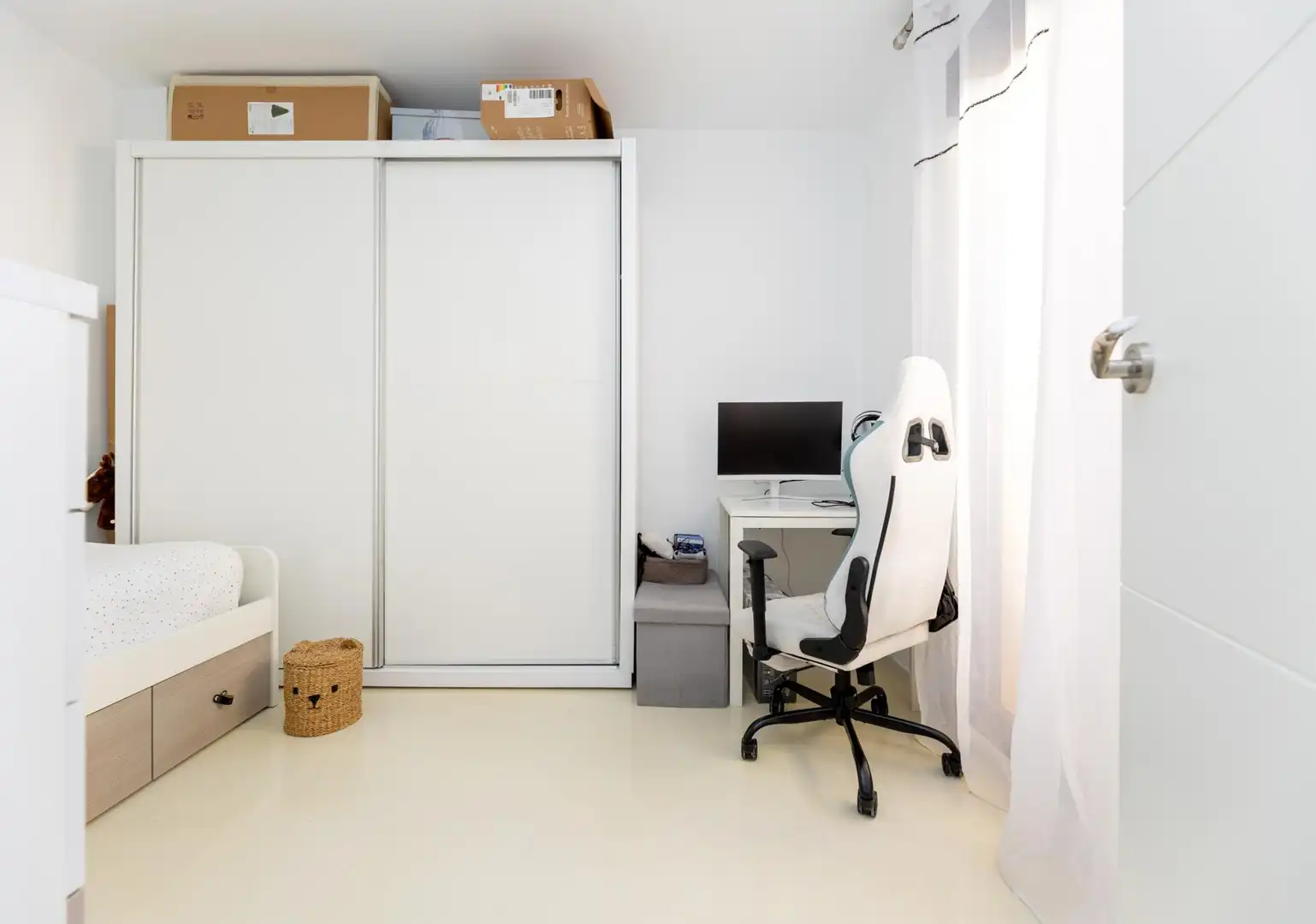 Bedroom of Apartments for sale in La Zubia