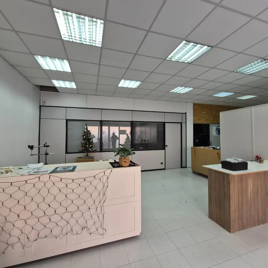 Local comercial en venda a Llevant, imagen 4