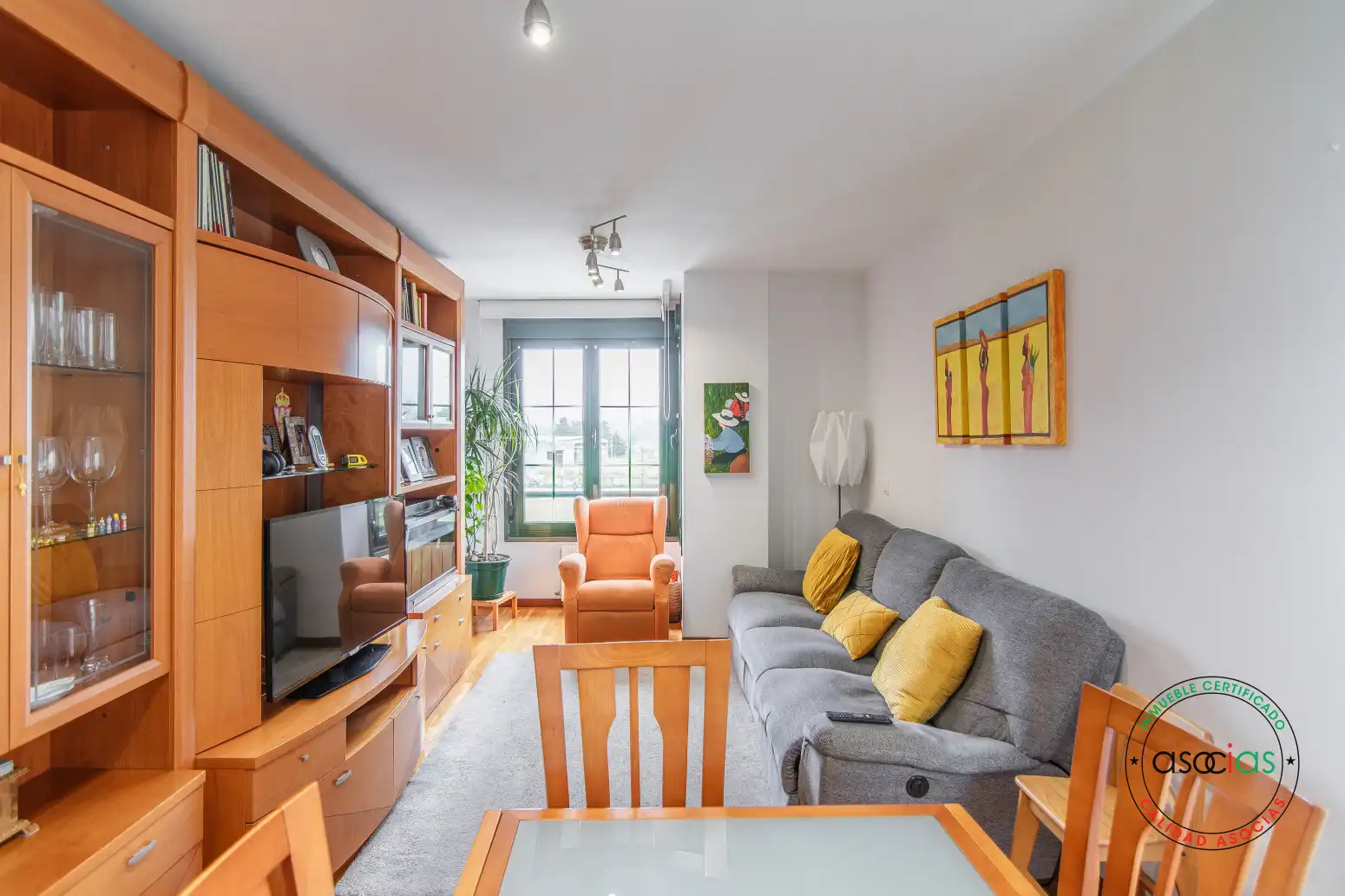 Sala d'estar de Pis en venda en Gijón  amb Calefacció, Parquet i Traster