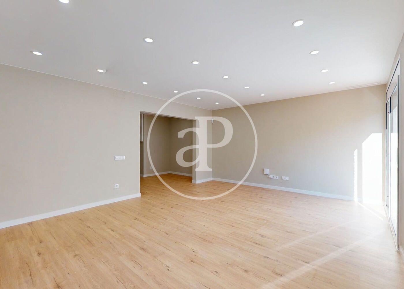 Sala d'estar de Pis en venda en  Barcelona Capital amb Aire condicionat, Calefacció i Balcó