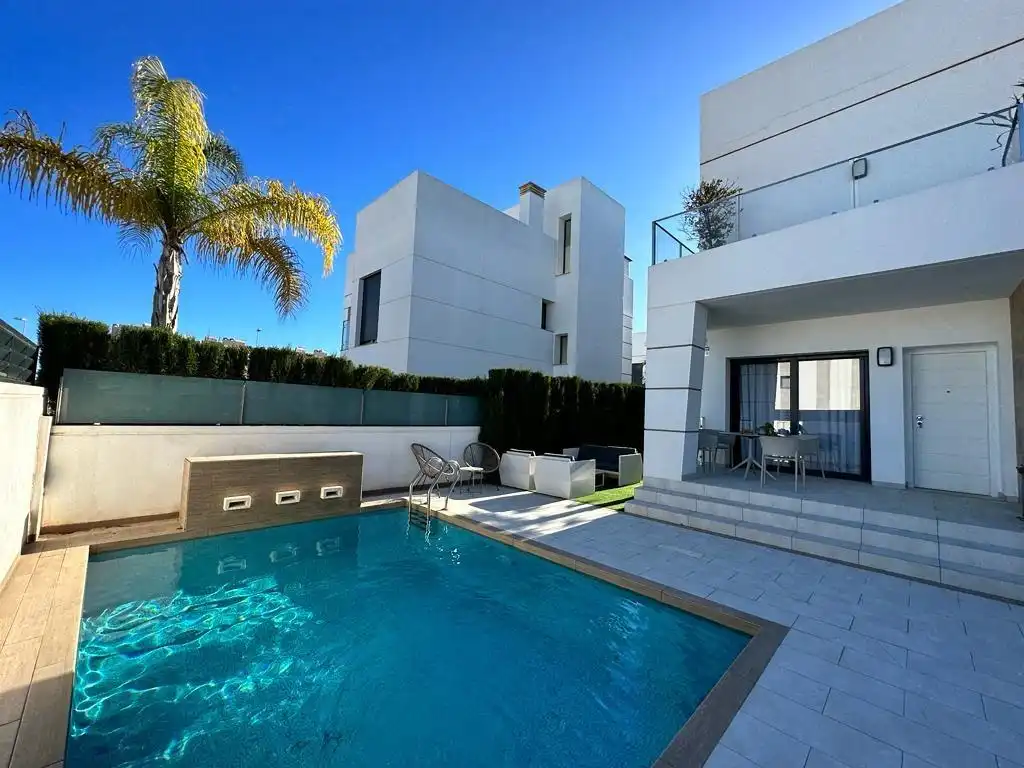 Chalet con piscina en venta en Rojales, imagen 3