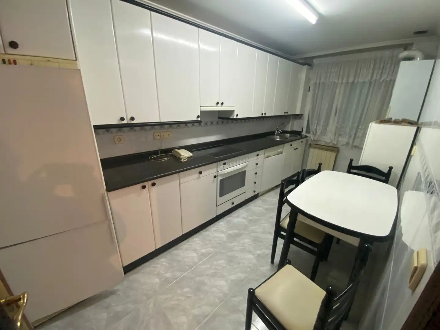 Cuina de Pis en venda en Burgos amb Calefacció, Parquet i Terrassa