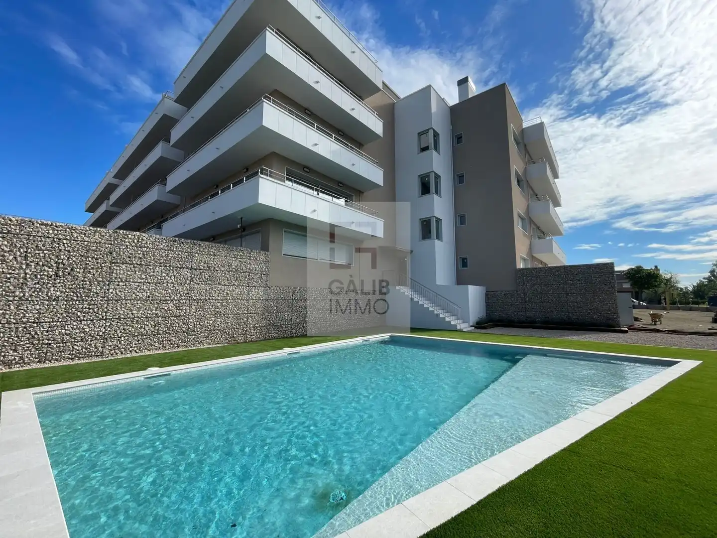 Schwimmbecken von Erdgeschoss zum Verkauf in Figueres mit Klimaanlage, Heizung und Terrasse