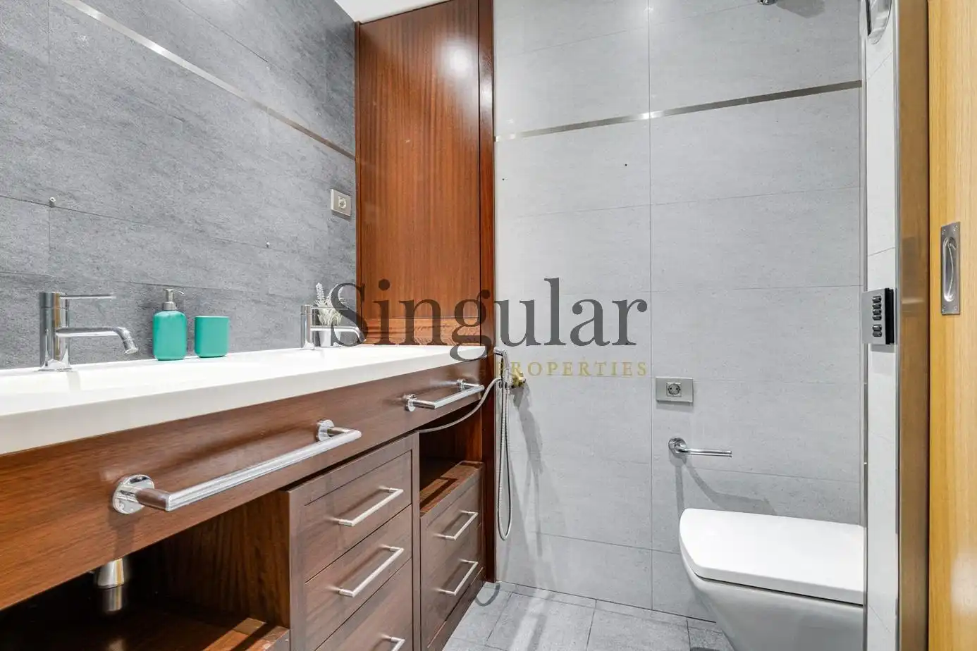 Baño de Piso en venta en Barcelona con Aire acondicionado, Calefacción y Terraza