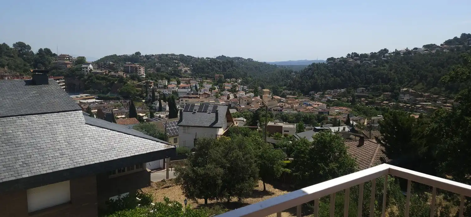 Vista exterior de Casa o chalet en venta en Corbera de Llobregat con Aire acondicionado, Calefacción y Terraza