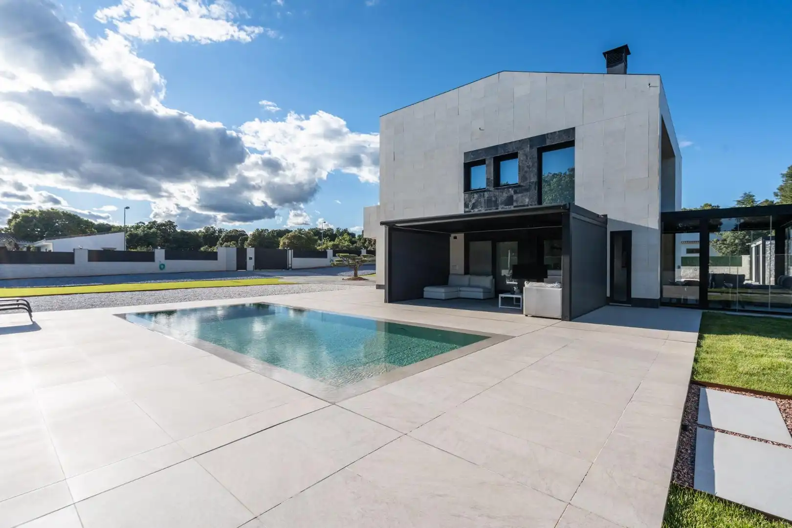 Exterior view of Houses for sale in Colmenarejo  with Air Conditioner, Heating and Private garden
