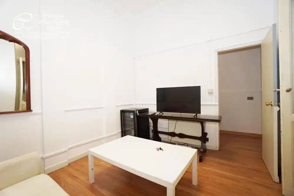 Flat for rent in Calle BOLA, Palacio