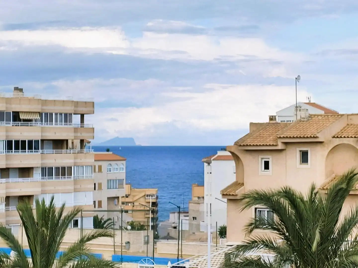 Vista exterior de Casa o xalet en venda en Elche / Elx amb Aire condicionat, Jardí privat i Terrassa