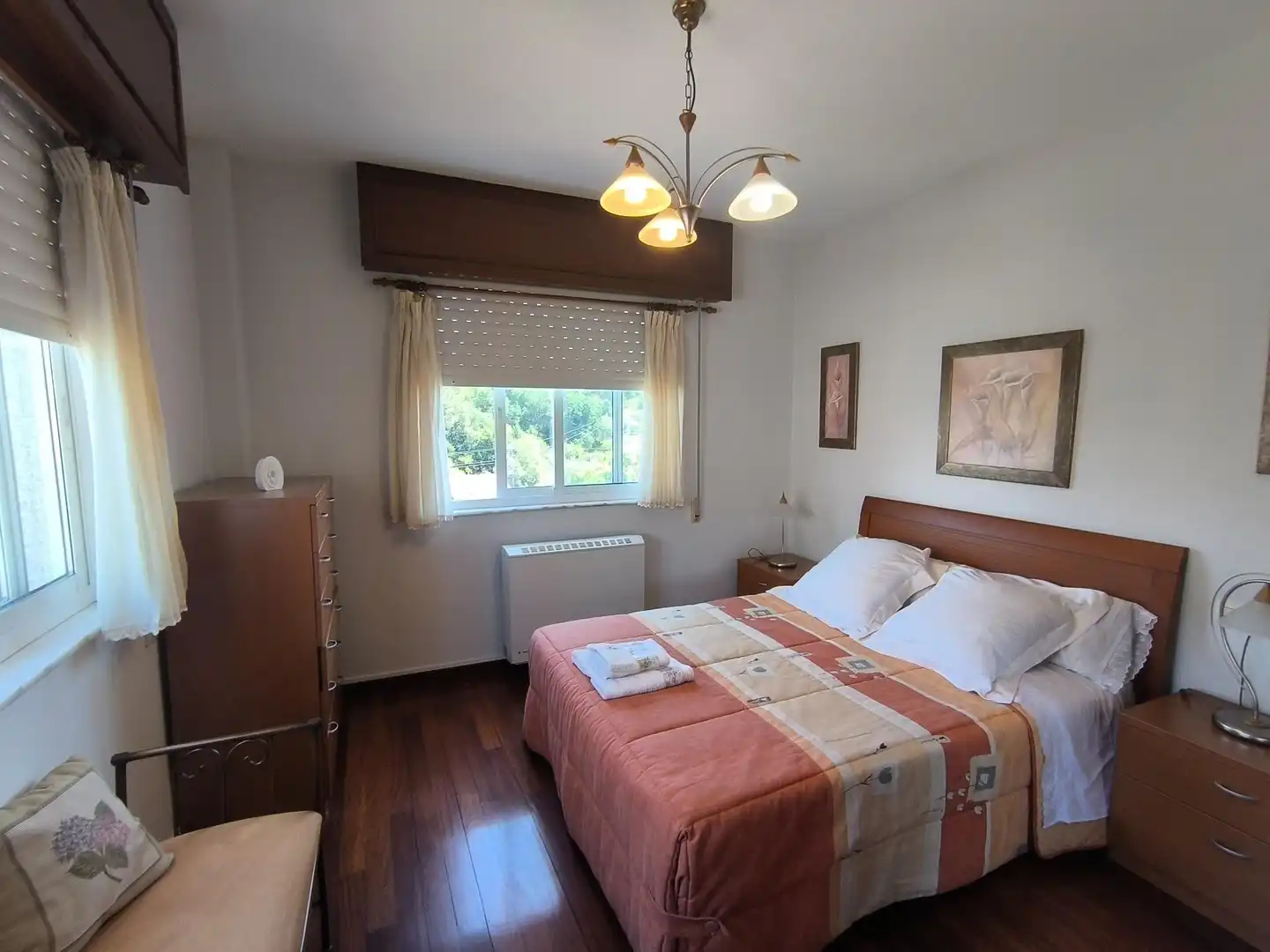 Habitación de Casa o chalet en venta en Santiago de Compostela  con Calefacción y Amueblado