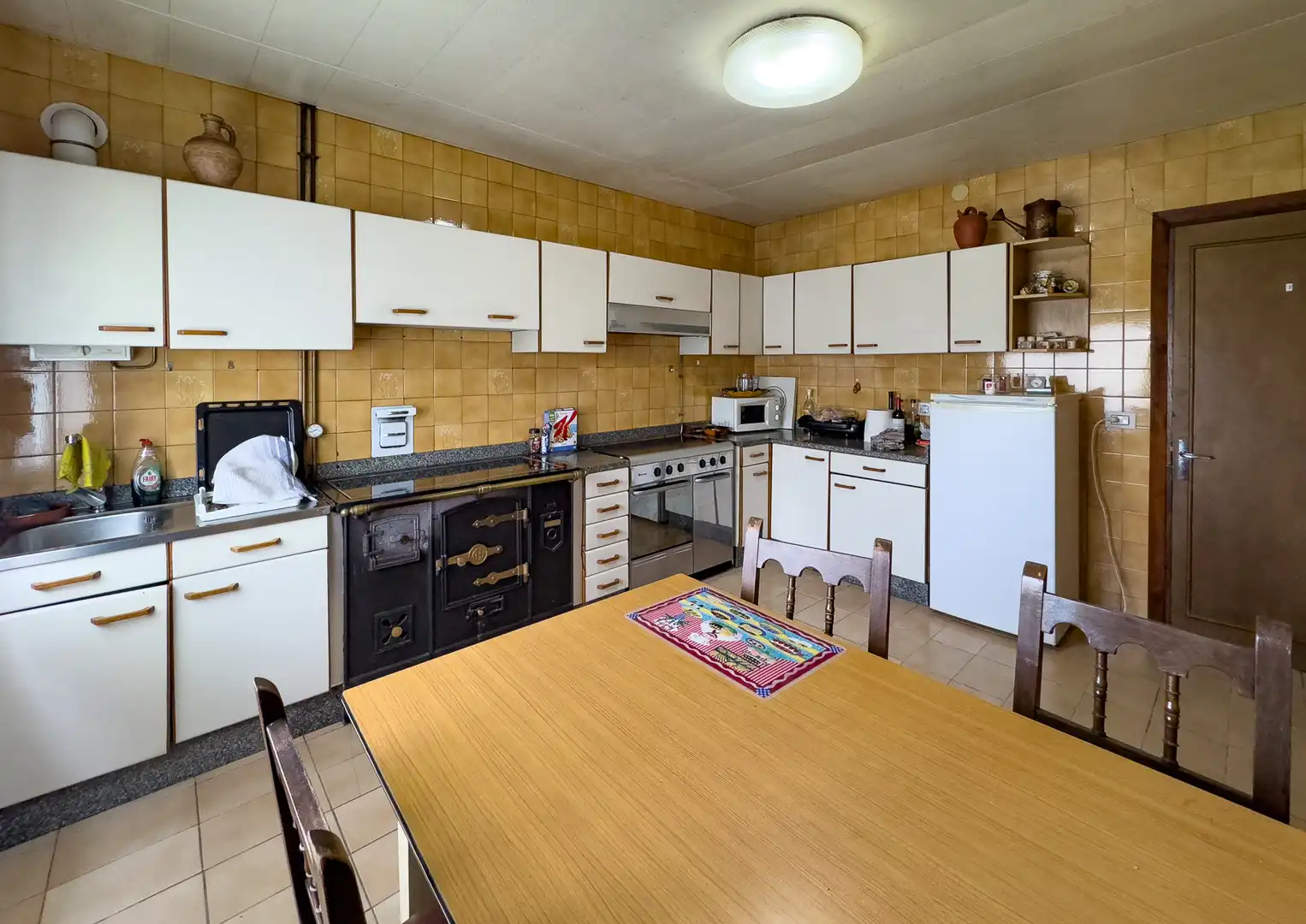 Cocina de Finca rústica en venta en A Pontenova   con Amueblado